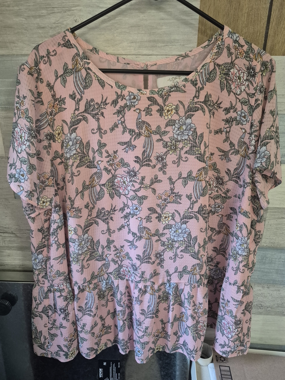 Loft Plus Blush Floral Peacock Peplum Blouse Ruffle Hem Top SZ 16